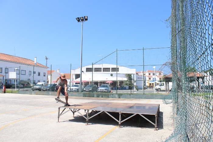 180 fakie nosegrind