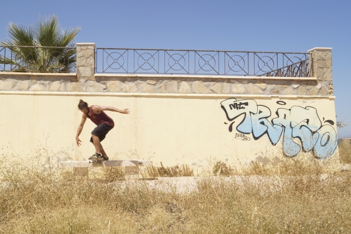 nollie b/s tailslide