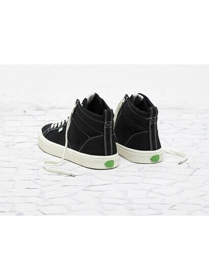 Cariuma Sneaker Oca High black canvas contrast thread