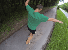 Longboard-Dancing und Boardwalking in Aktion.