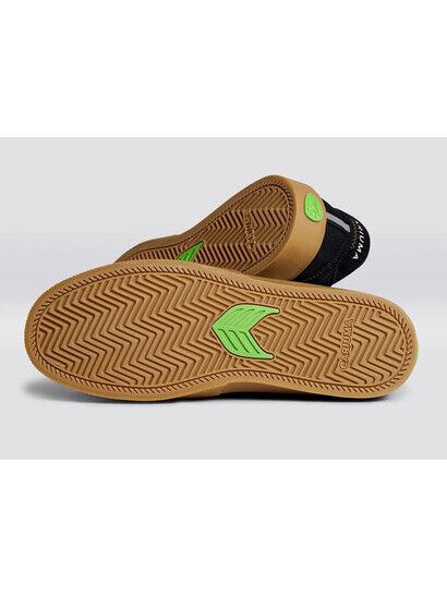 Cariuma Skateschuh Naioca Pro black gum ivory