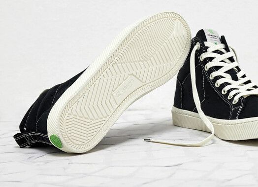 Cariuma Sneaker&#x20;Oca&#x20;High&#x20;black&#x20;canvas&#x20;contrast&#x20;thread