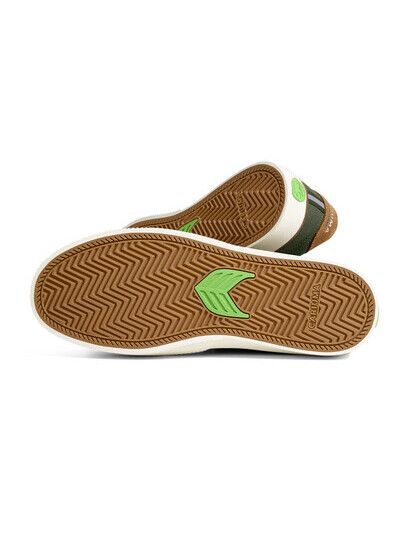 Cariuma Skateschuh Naioca Pro bronze green suede deep liche