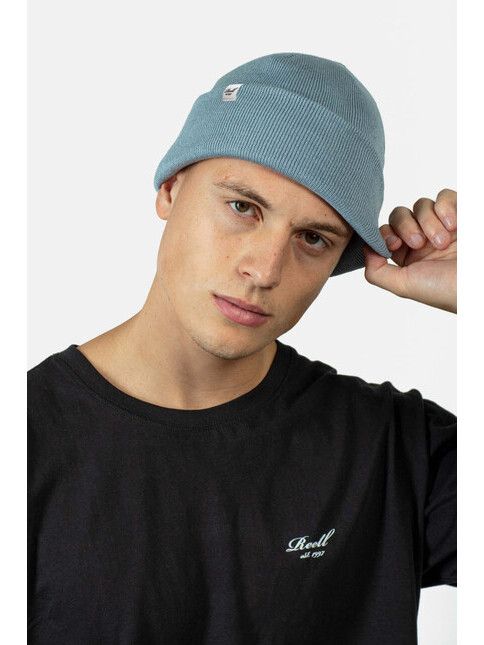 Reell Mütze Beanie being blue