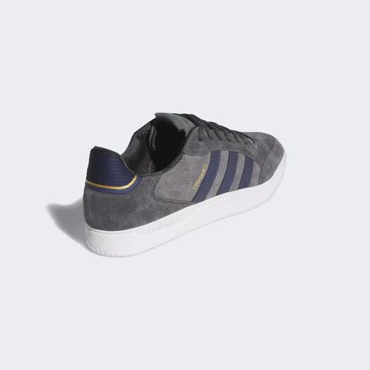 Adidas Skateschuh&#x20;Tyshawn&#x20;Low&#x20;carbon&#x20;carbon&#x20;grey