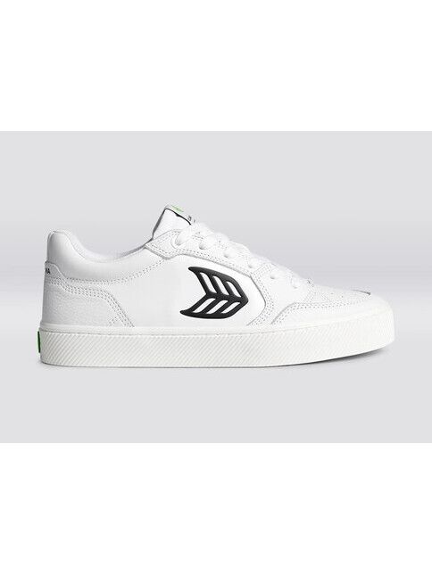 Cariuma Skateschuh Valleley white leather black Logo